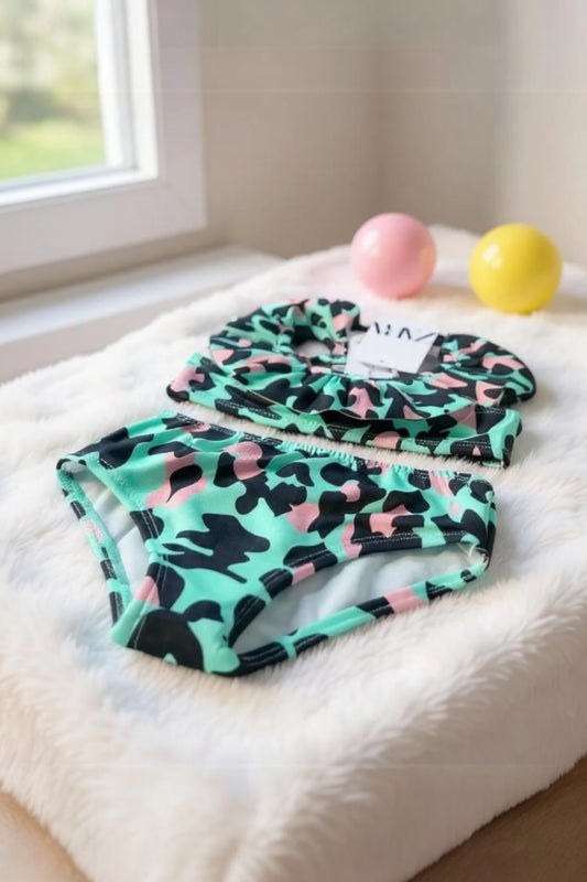 Kız Çocuk Pembe Leopar Desenli Mayo – Konforlu ve Şık Tasarım